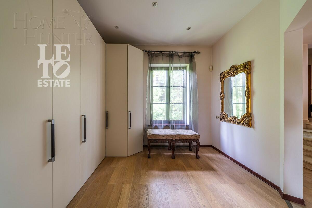 2-этажный коттедж 650 м² с отделкой