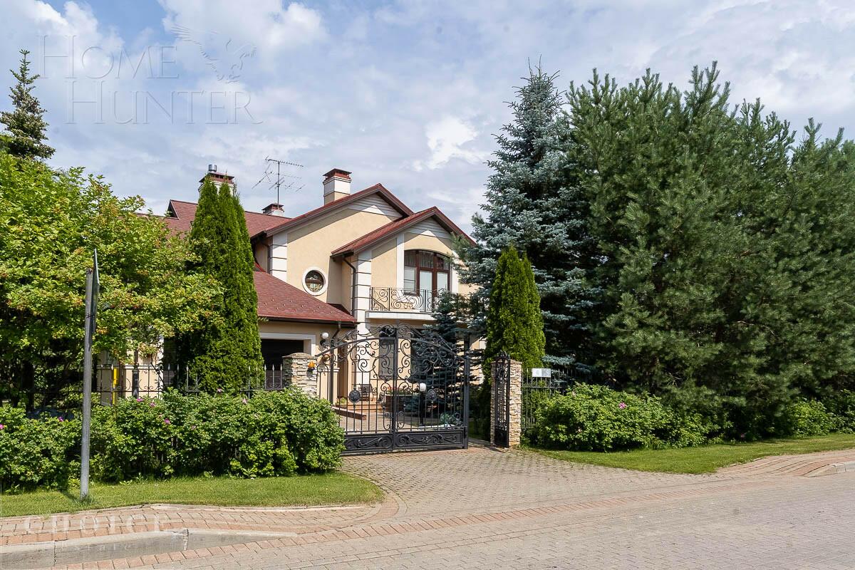 2-этажный коттедж 284.2 м² с отделкой