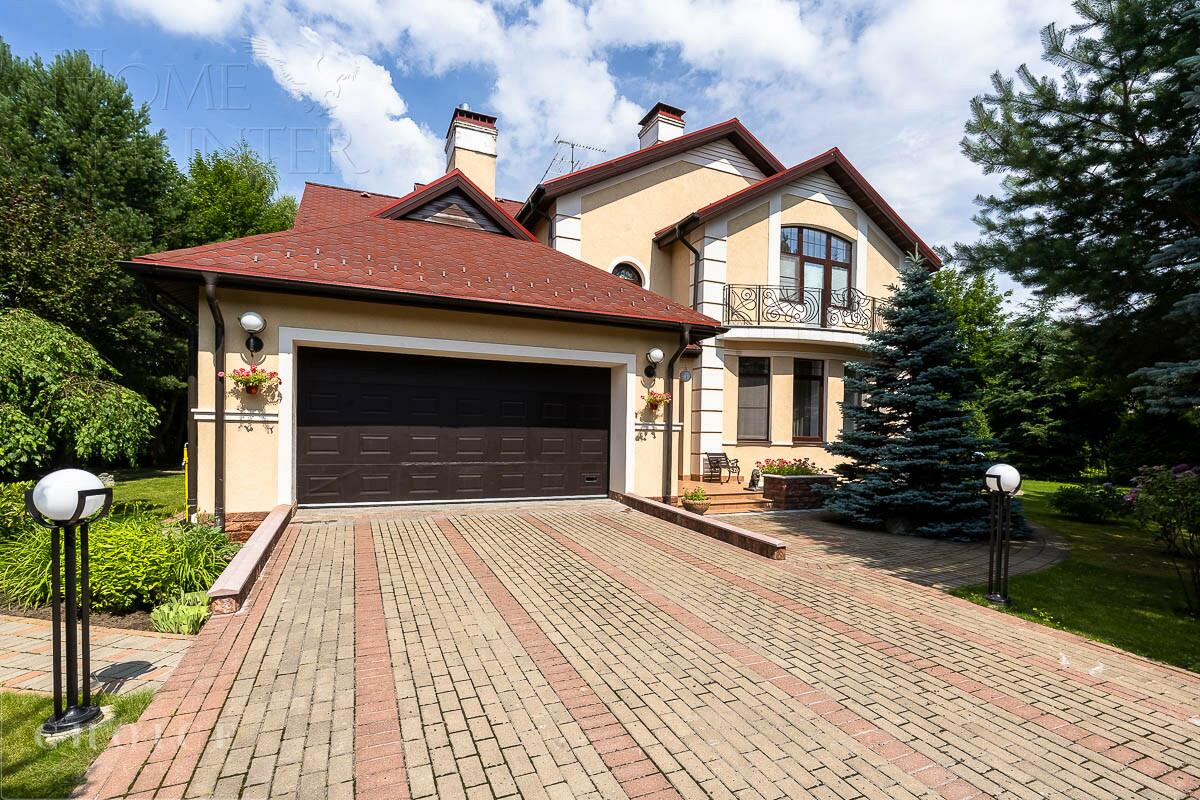 2-этажный коттедж 284.2 м² с отделкой