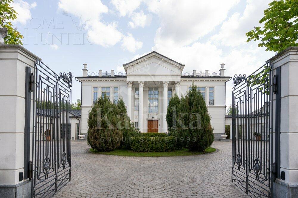 2-этажный коттедж 980 м² с отделкой