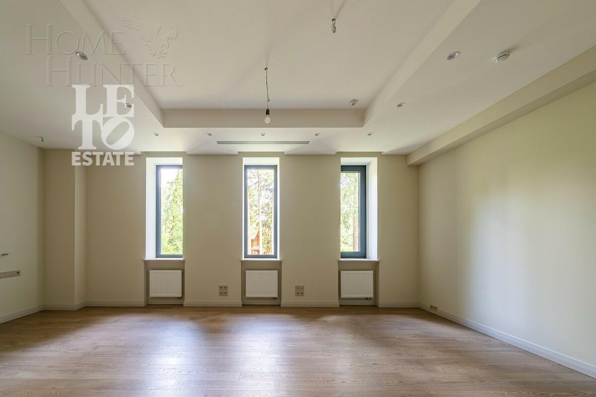 3-этажный коттедж 380 м² с отделкой