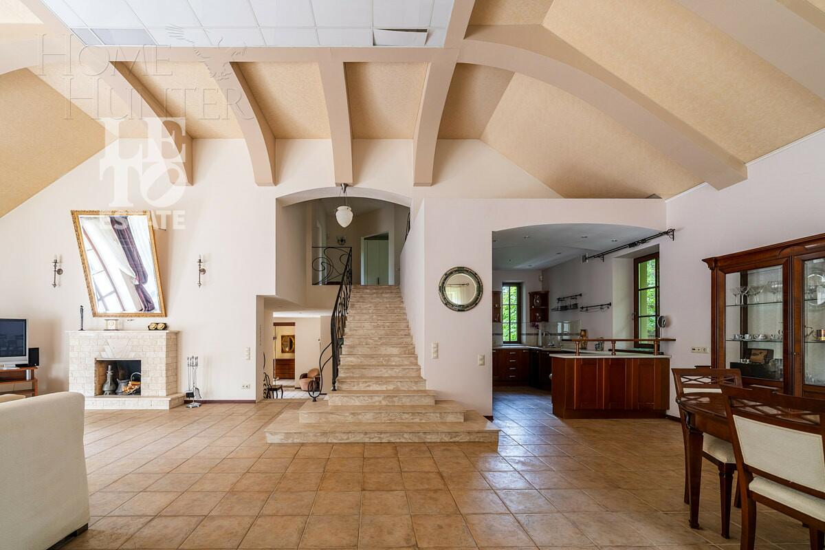 2-этажный коттедж 650 м² с отделкой