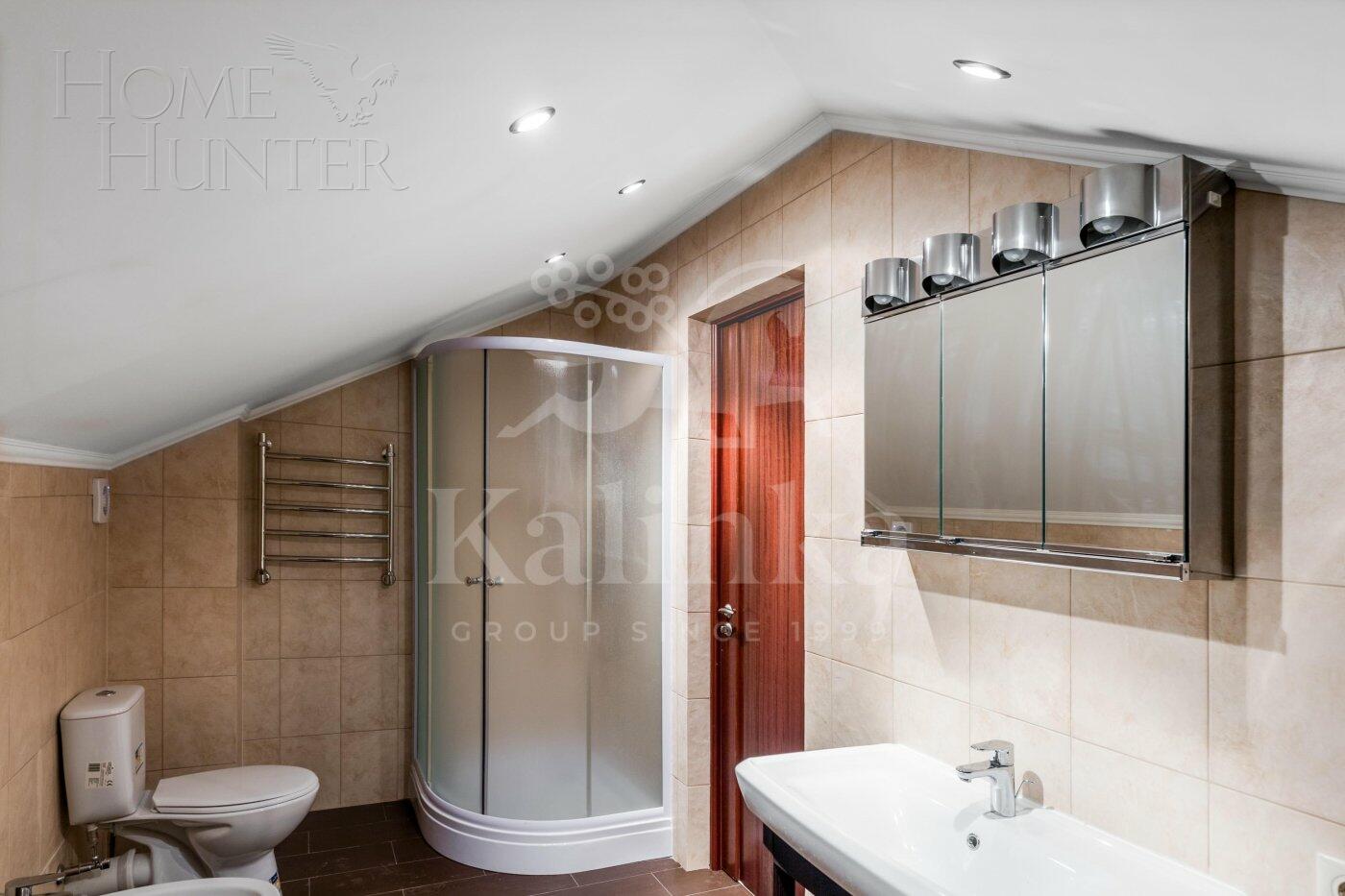 2-этажный коттедж 1 378 м² с отделкой