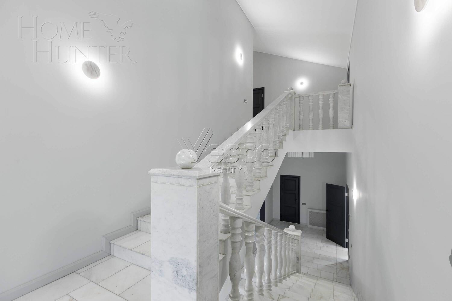 2-этажный коттедж 738 м² с отделкой