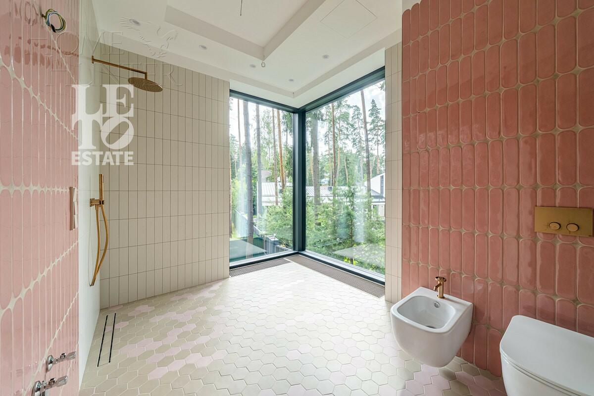 3-этажный коттедж 380 м² с отделкой