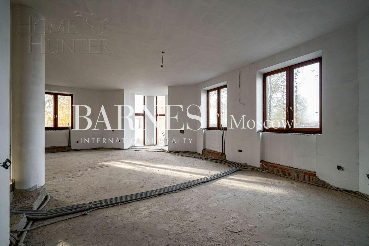 3-этажный коттедж 1 200 м² без отделки