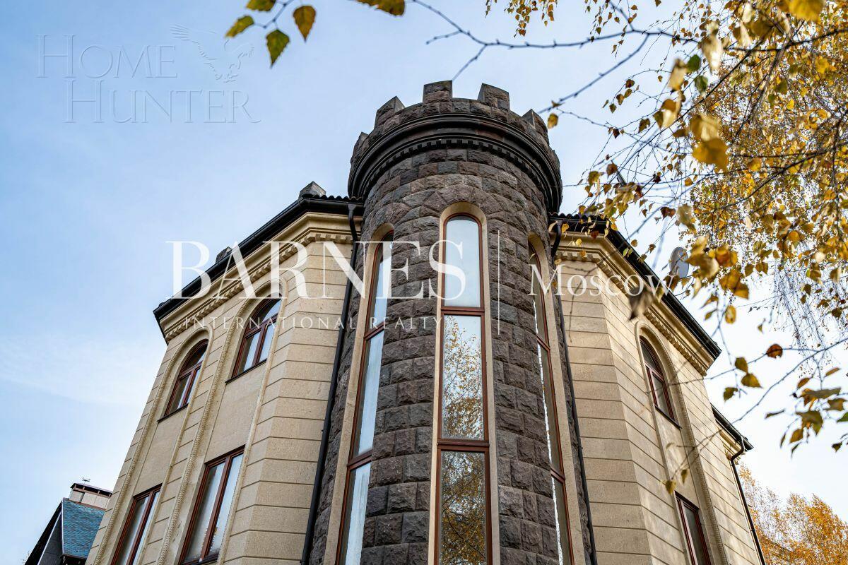 3-этажный коттедж 1 200 м² без отделки