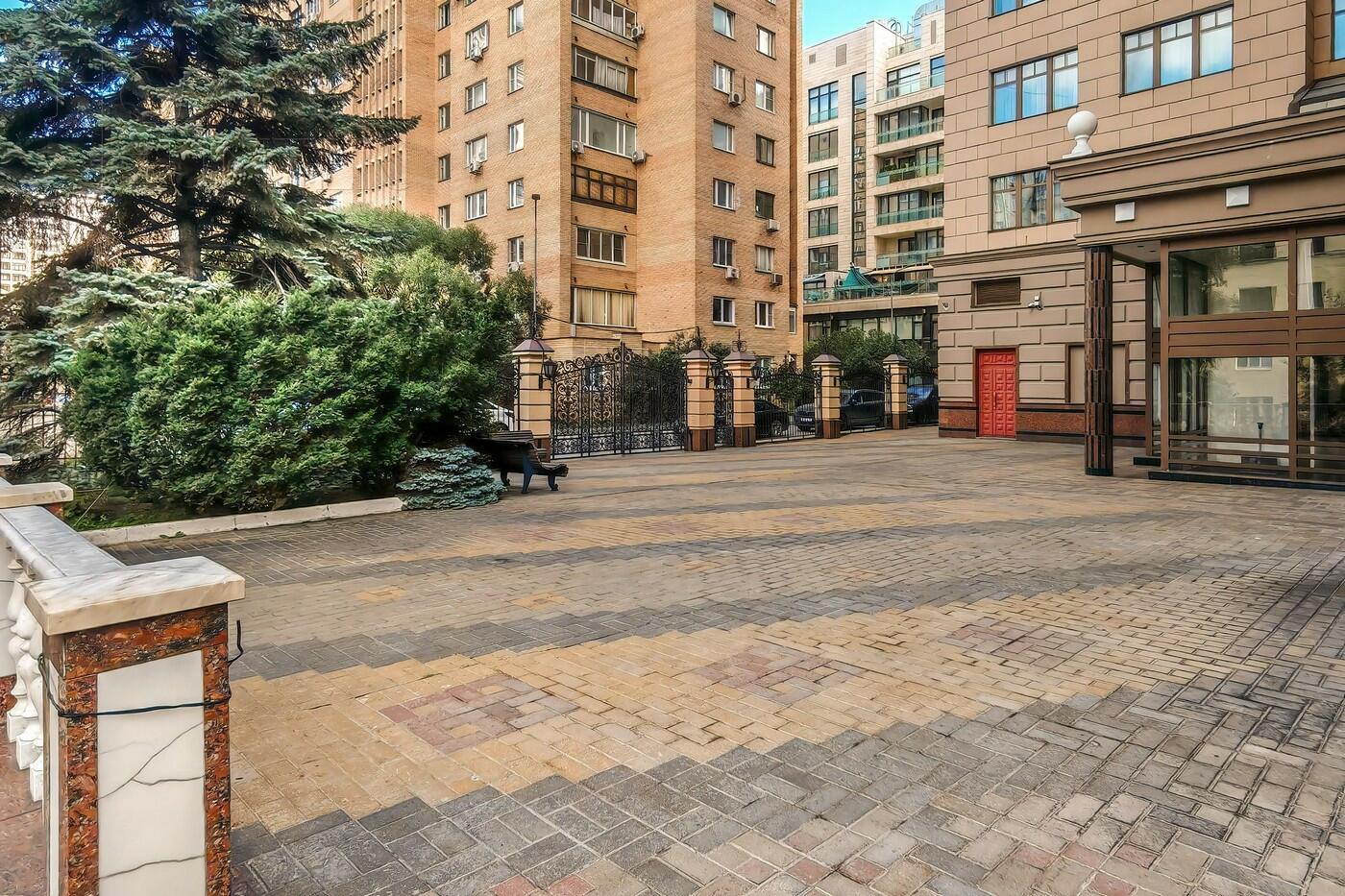 3-КОМН. КВАРТИРА С ОТДЕЛКОЙ 130 М² НА 2 ЭТАЖЕ