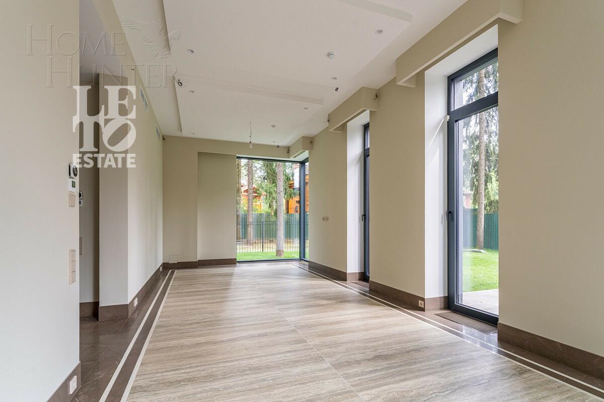 3-этажный коттедж 380 м² с отделкой