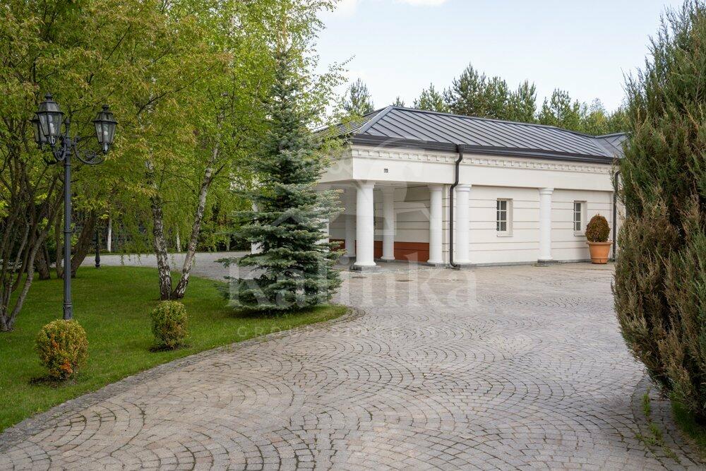 2-этажный коттедж 980 м² с отделкой