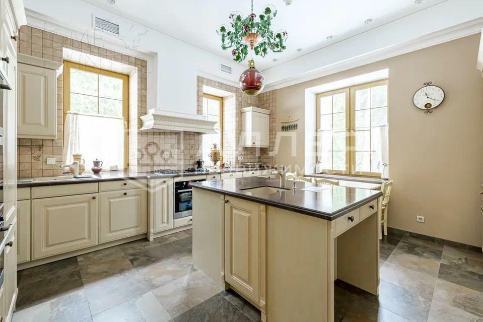 2-этажный коттедж 708 м² с отделкой