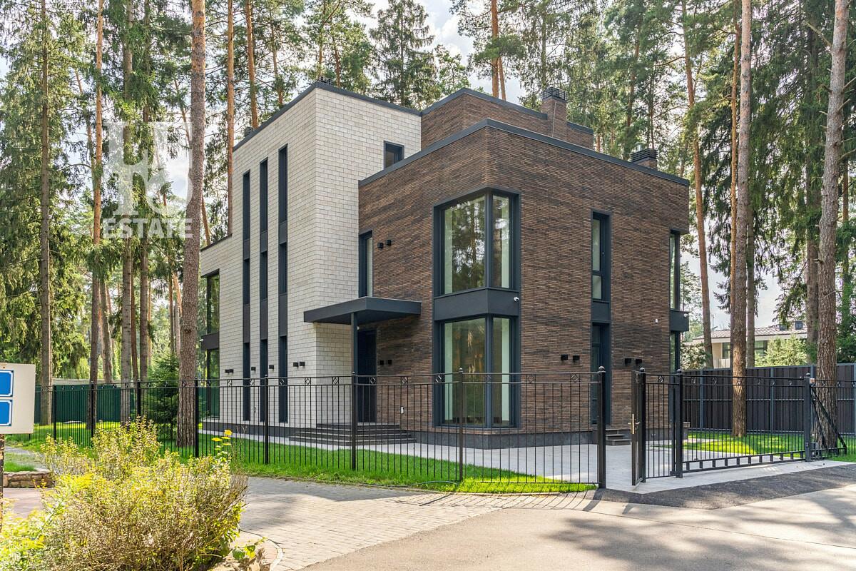 3-этажный коттедж 380 м² с отделкой