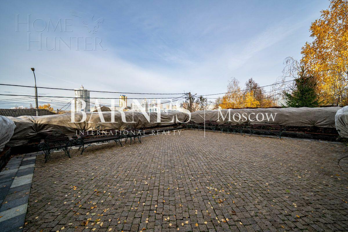 3-этажный коттедж 1 200 м² без отделки