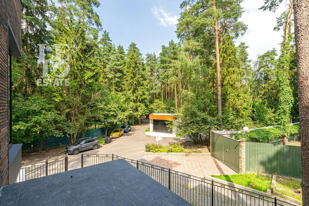 3-этажный коттедж 380 м² с отделкой