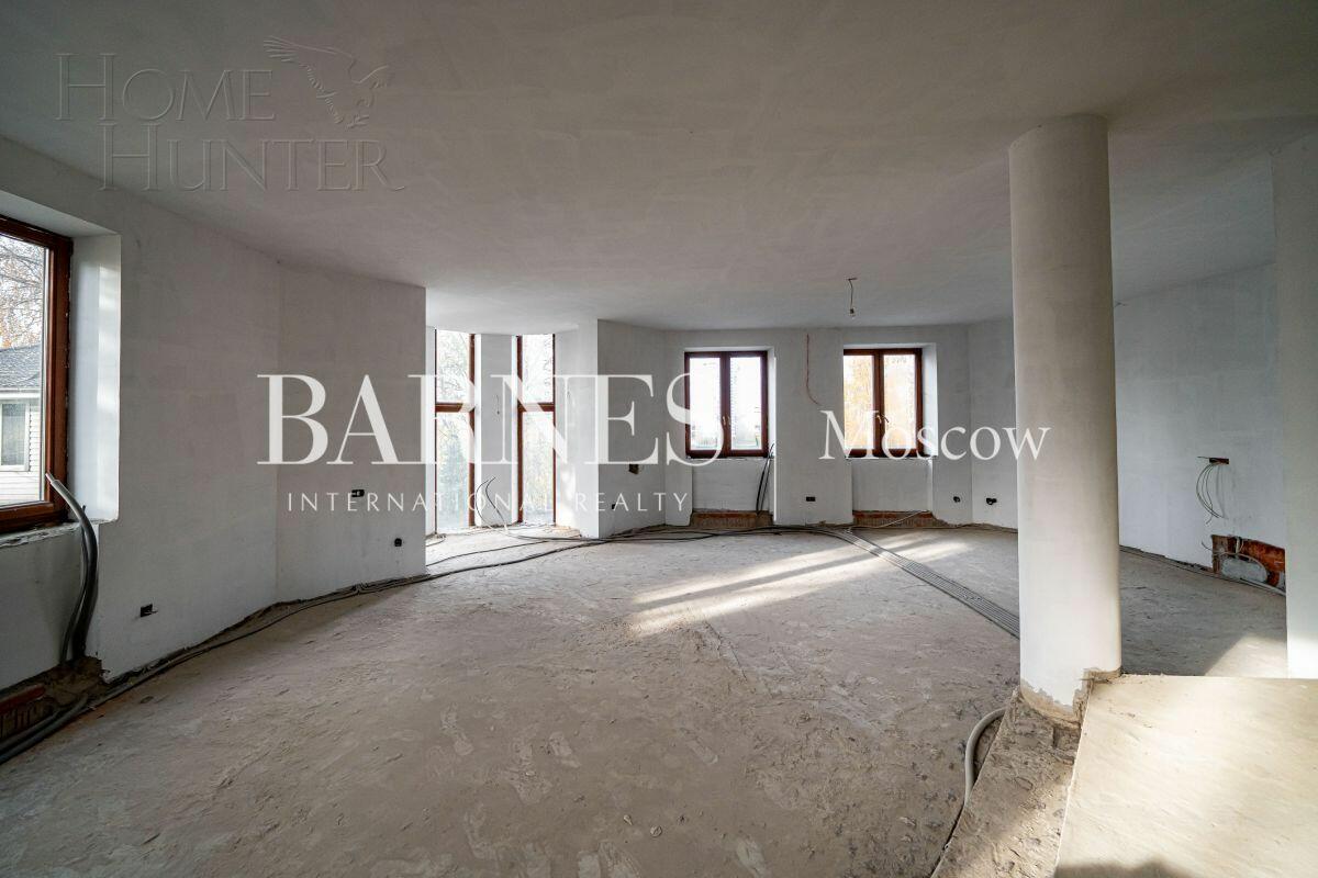 3-этажный коттедж 1 200 м² без отделки