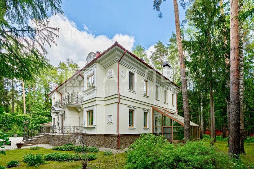 2-этажный коттедж 708 м² с отделкой