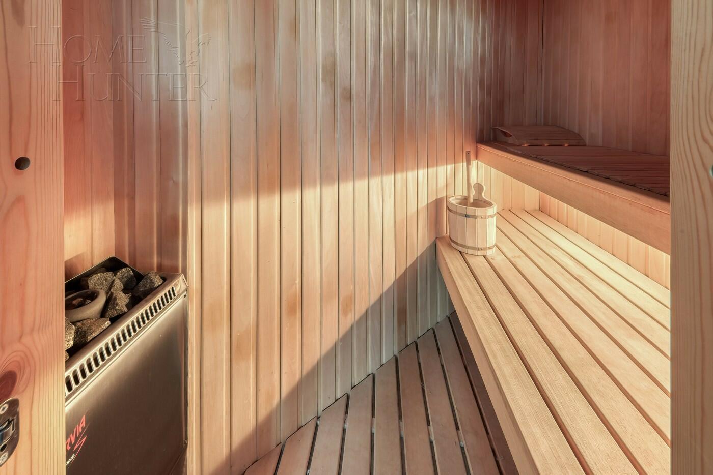 3-КОМН. КВАРТИРА С ОТДЕЛКОЙ 130 М² НА 2 ЭТАЖЕ