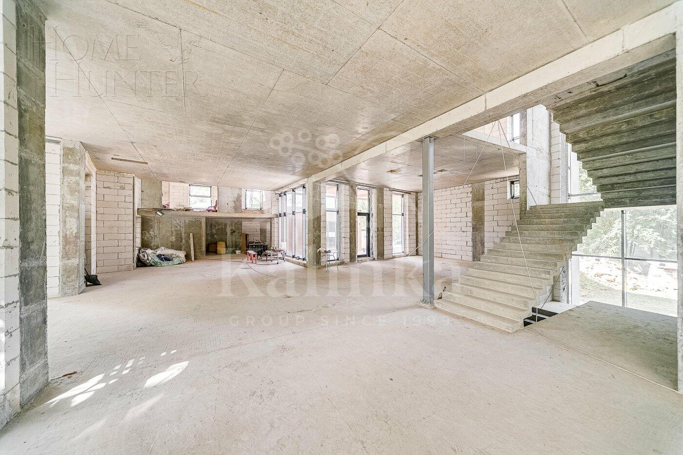 2-этажный коттедж 1 400 м² без отделки