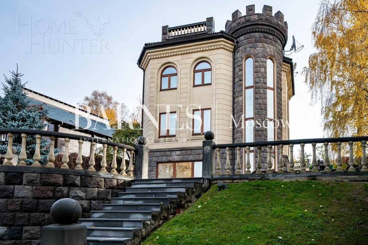 3-этажный коттедж 1 200 м² без отделки