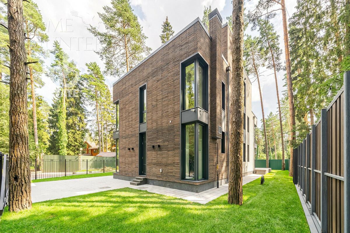 3-этажный коттедж 380 м² с отделкой