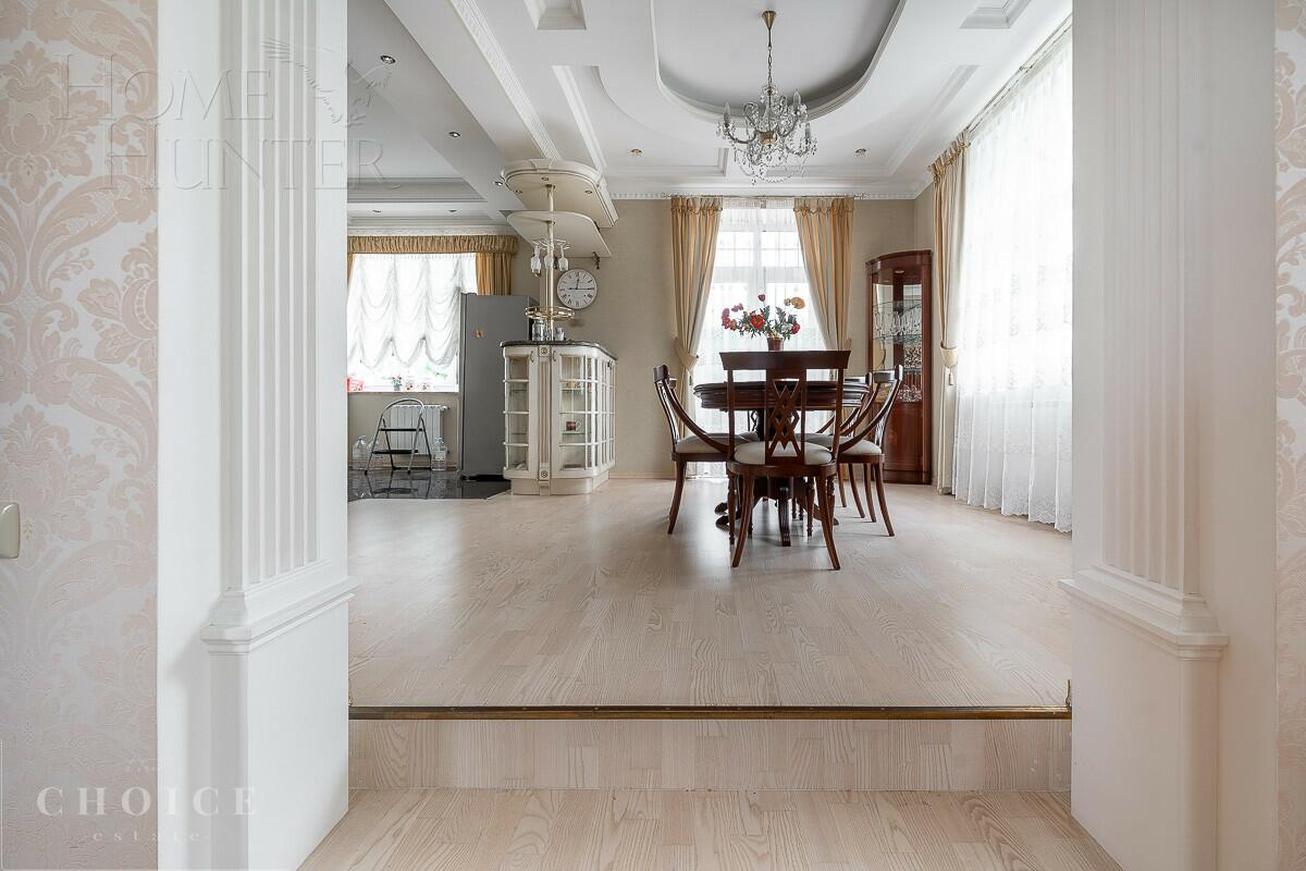 2-этажный коттедж 284.2 м² с отделкой