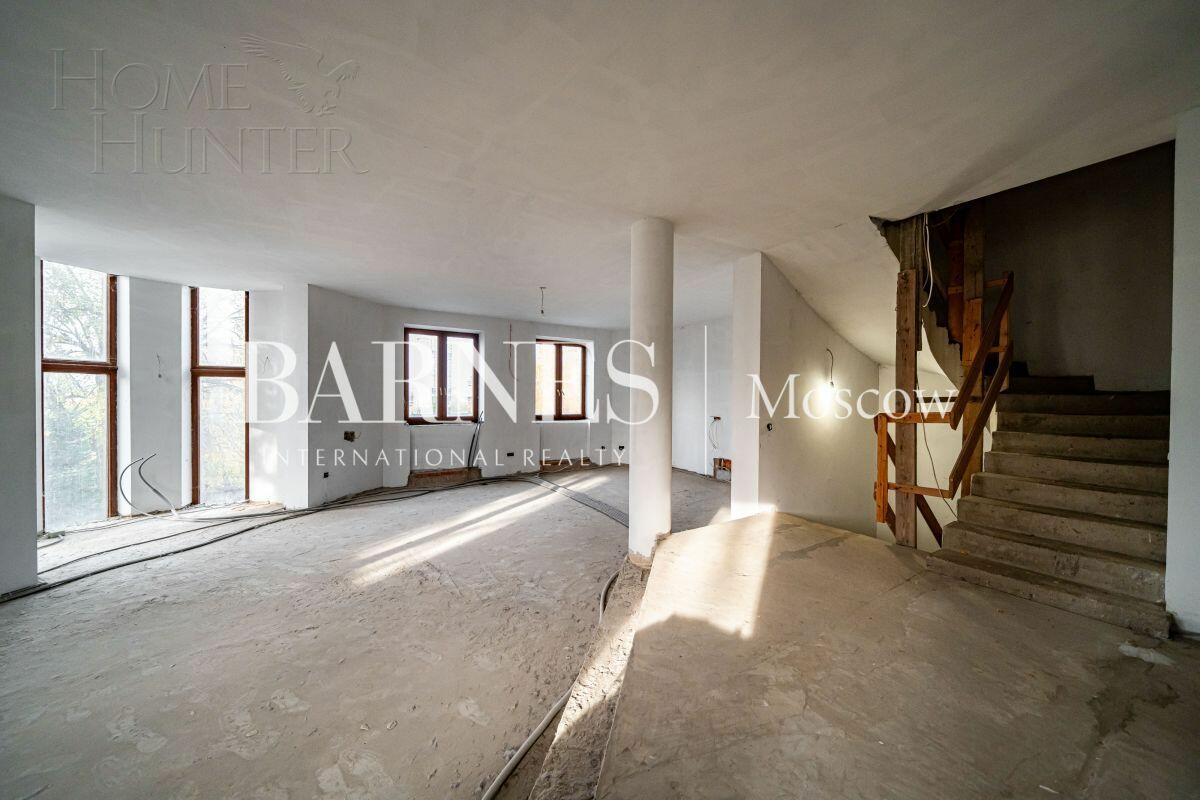 3-этажный коттедж 1 200 м² без отделки