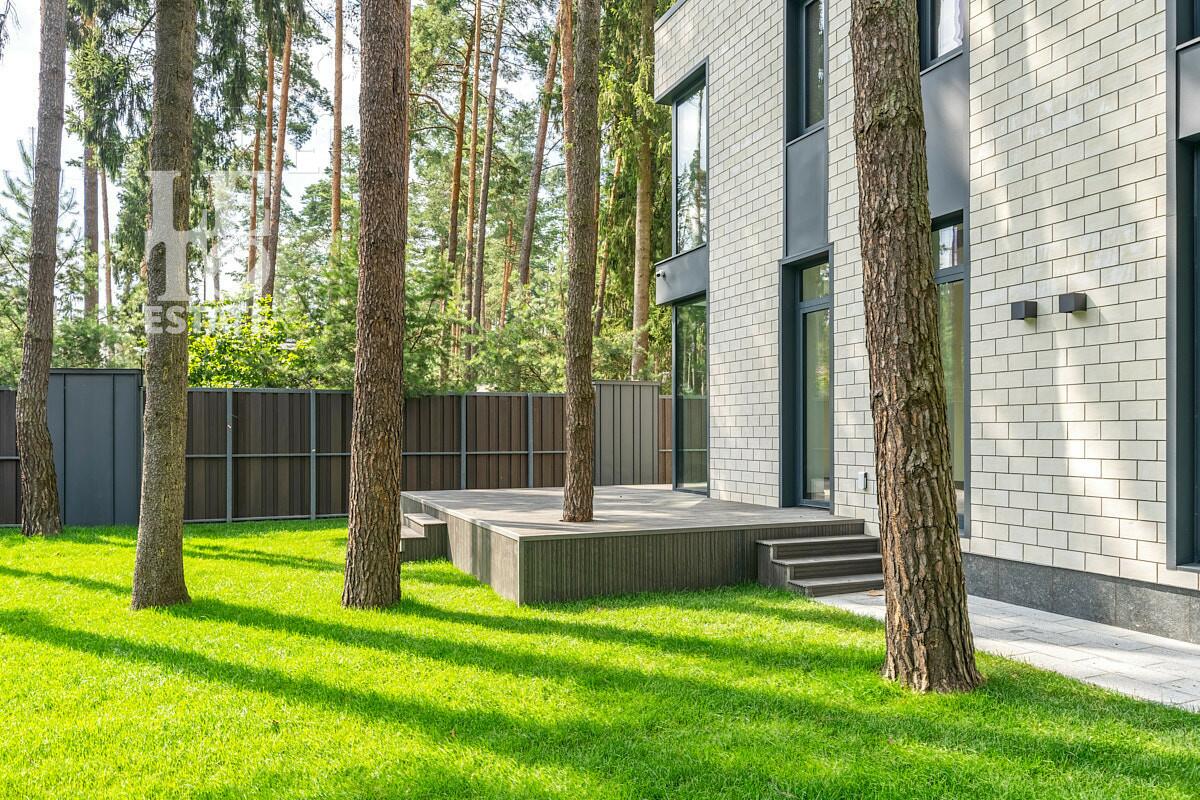 3-этажный коттедж 380 м² с отделкой