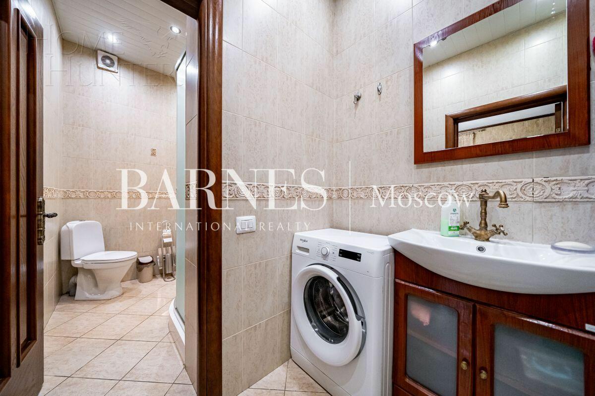 3-этажный коттедж 1 200 м² без отделки