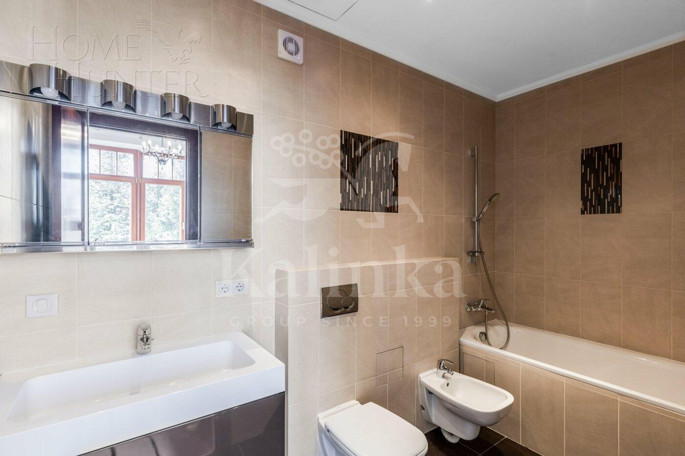 2-этажный коттедж 1 378 м² с отделкой
