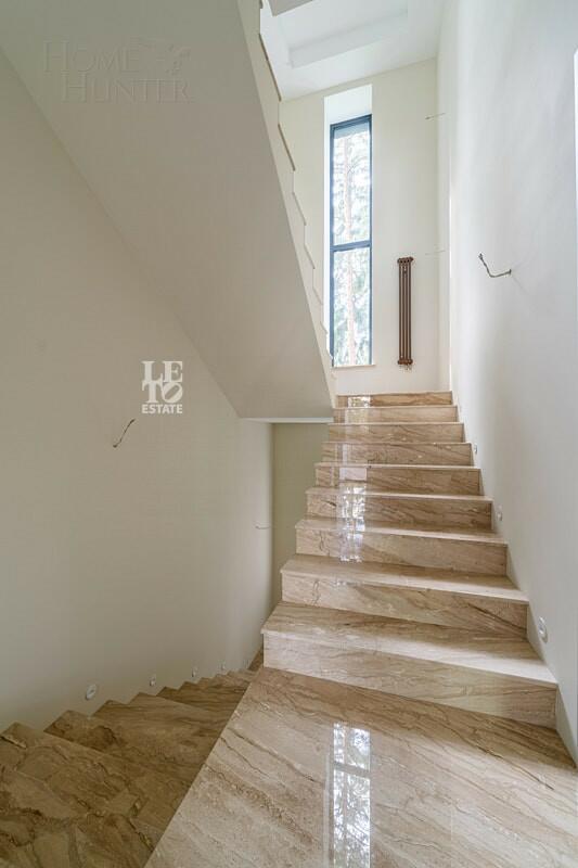 3-этажный коттедж 380 м² с отделкой