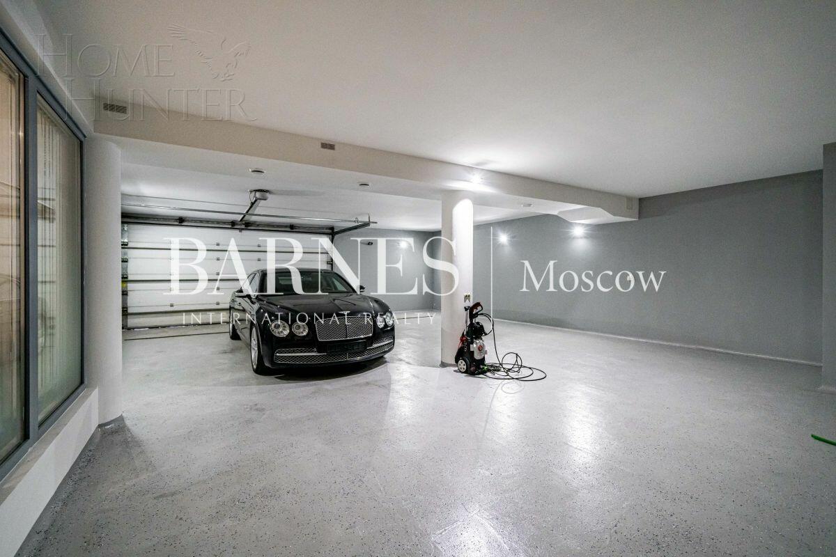 3-этажный коттедж 1 200 м² без отделки