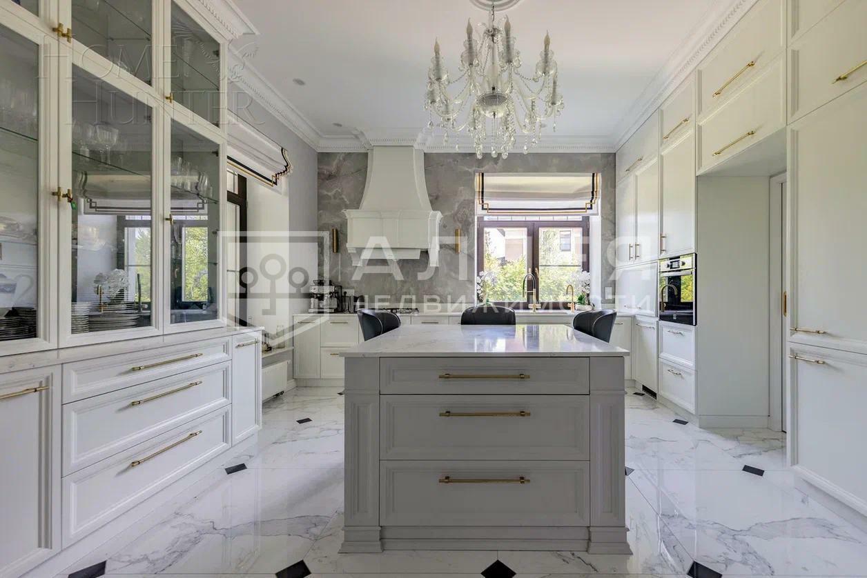 2-этажный коттедж 550 м² с отделкой