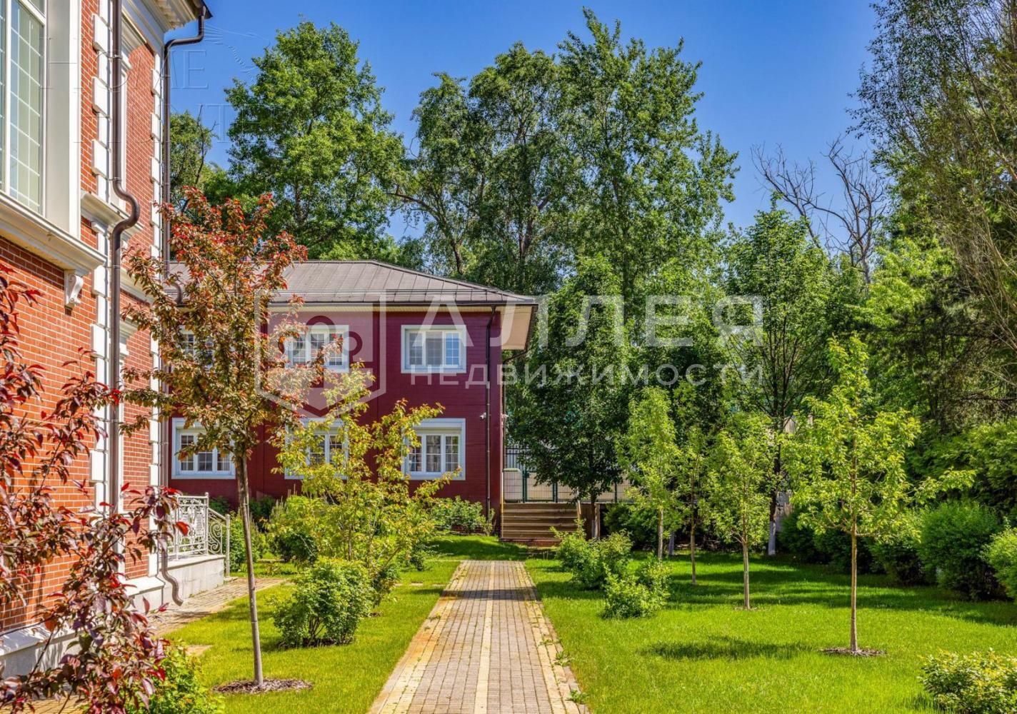 2-этажный коттедж 1 400 м² с отделкой