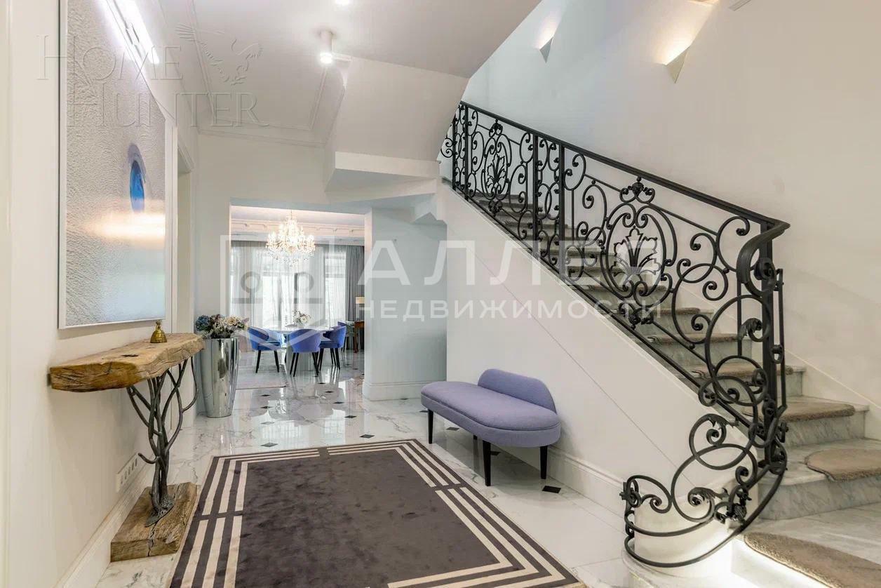 2-этажный коттедж 550 м² с отделкой