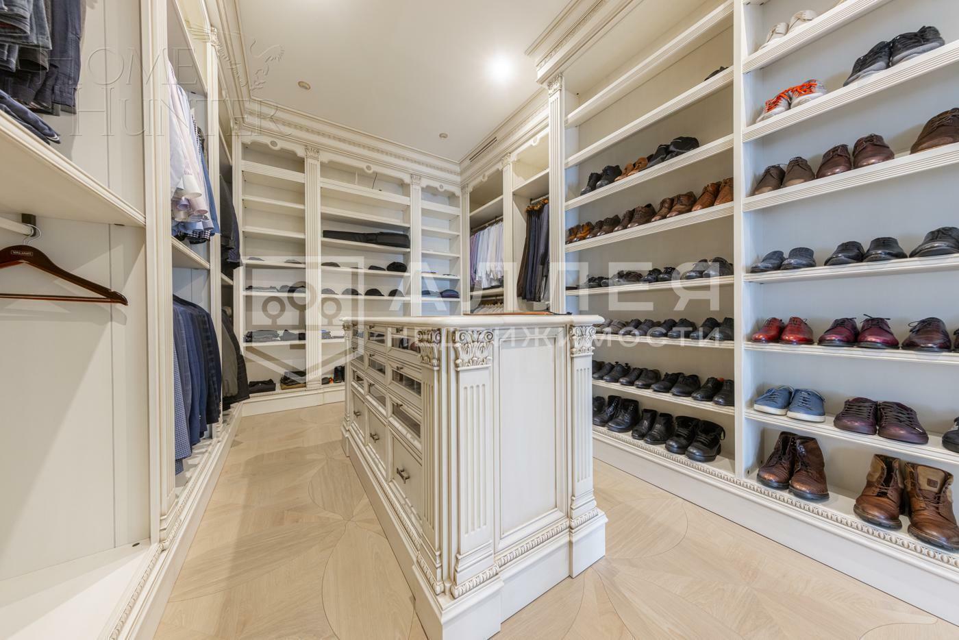 2-этажный коттедж 1 400 м² с отделкой