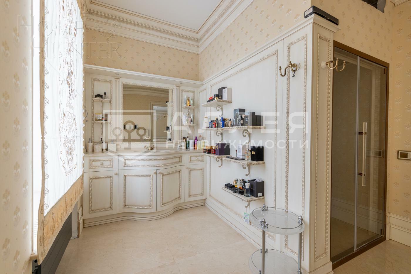 2-этажный коттедж 1 400 м² с отделкой