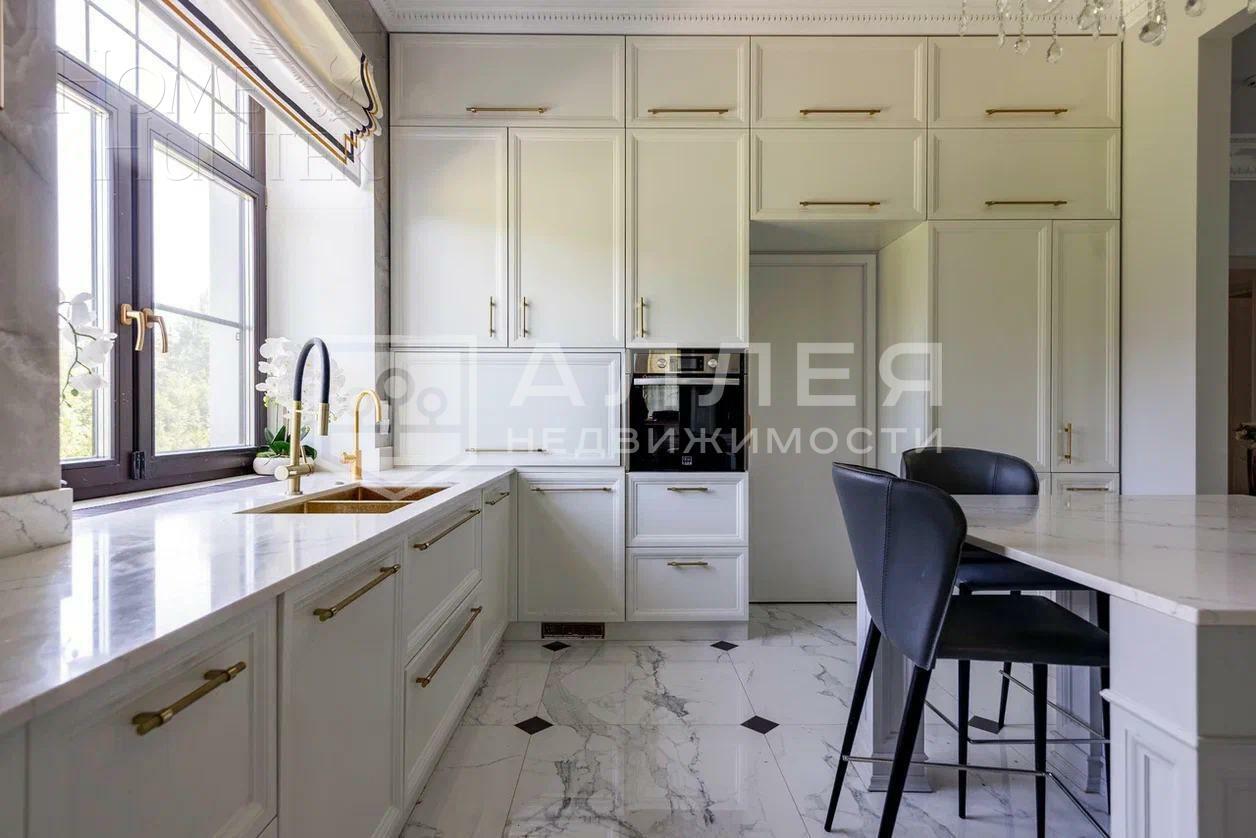 2-этажный коттедж 550 м² с отделкой