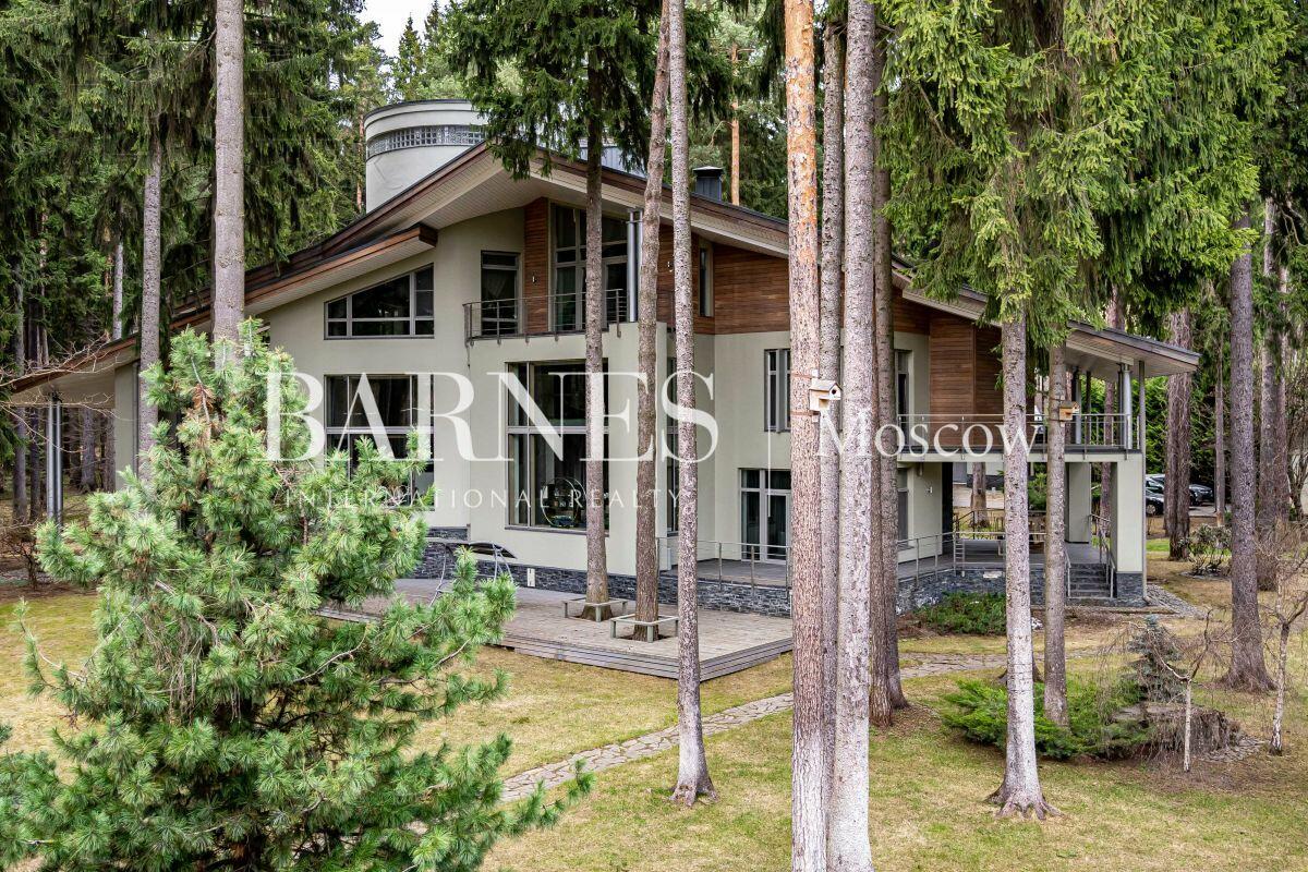 2-этажный коттедж 1 622 м² с отделкой