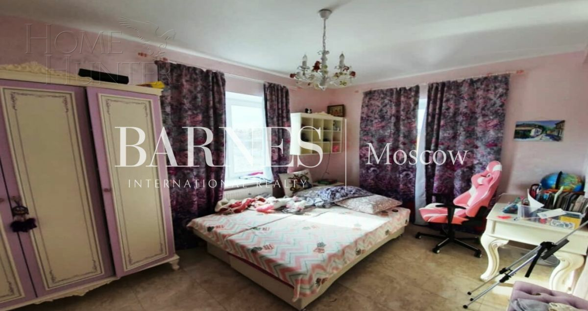 3-этажный коттедж 1 240 м² с отделкой