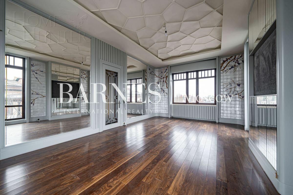 2-этажный коттедж 1 244 м² с отделкой