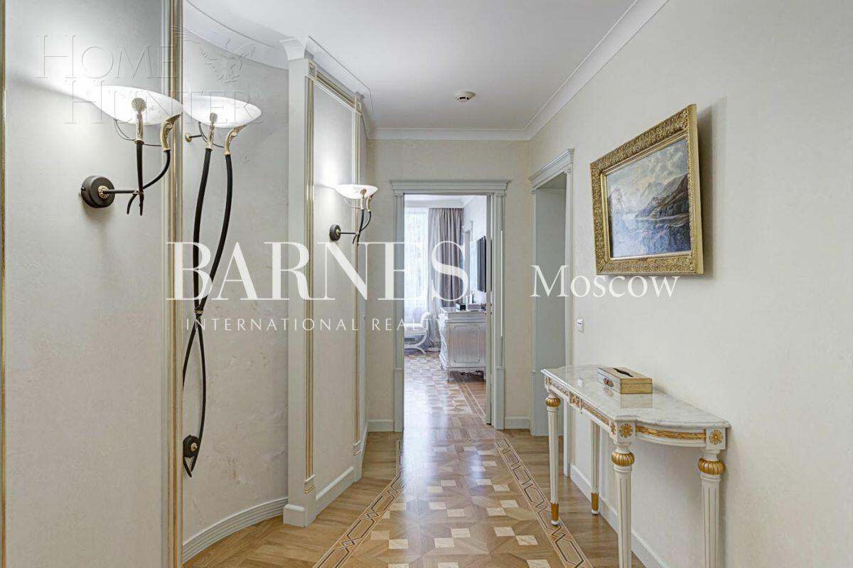 2-этажный коттедж 782.7 м² с отделкой