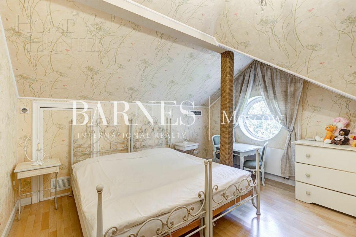 2-этажный коттедж 782.7 м² с отделкой