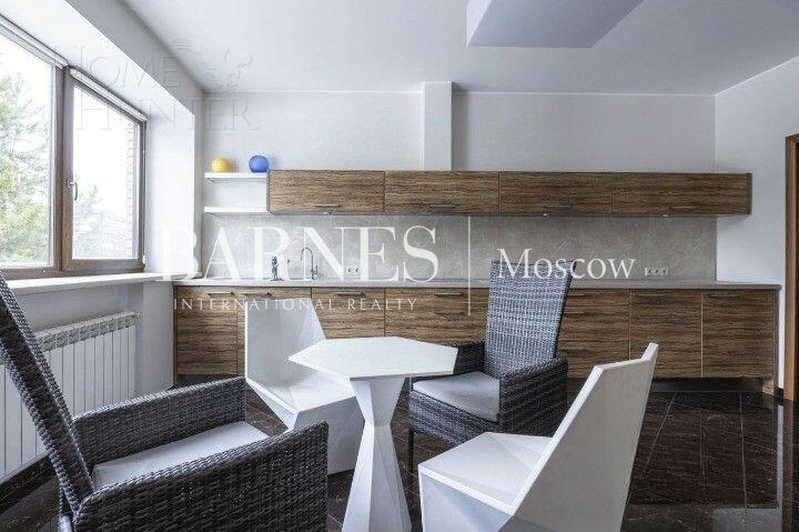 3-этажный коттедж 980 м² с отделкой