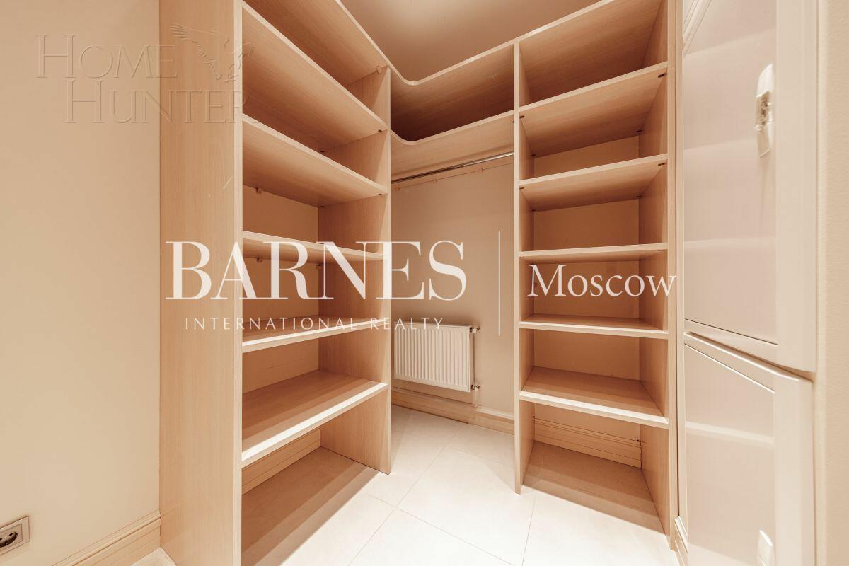 3-этажный таунхаус 430 м² с отделкой