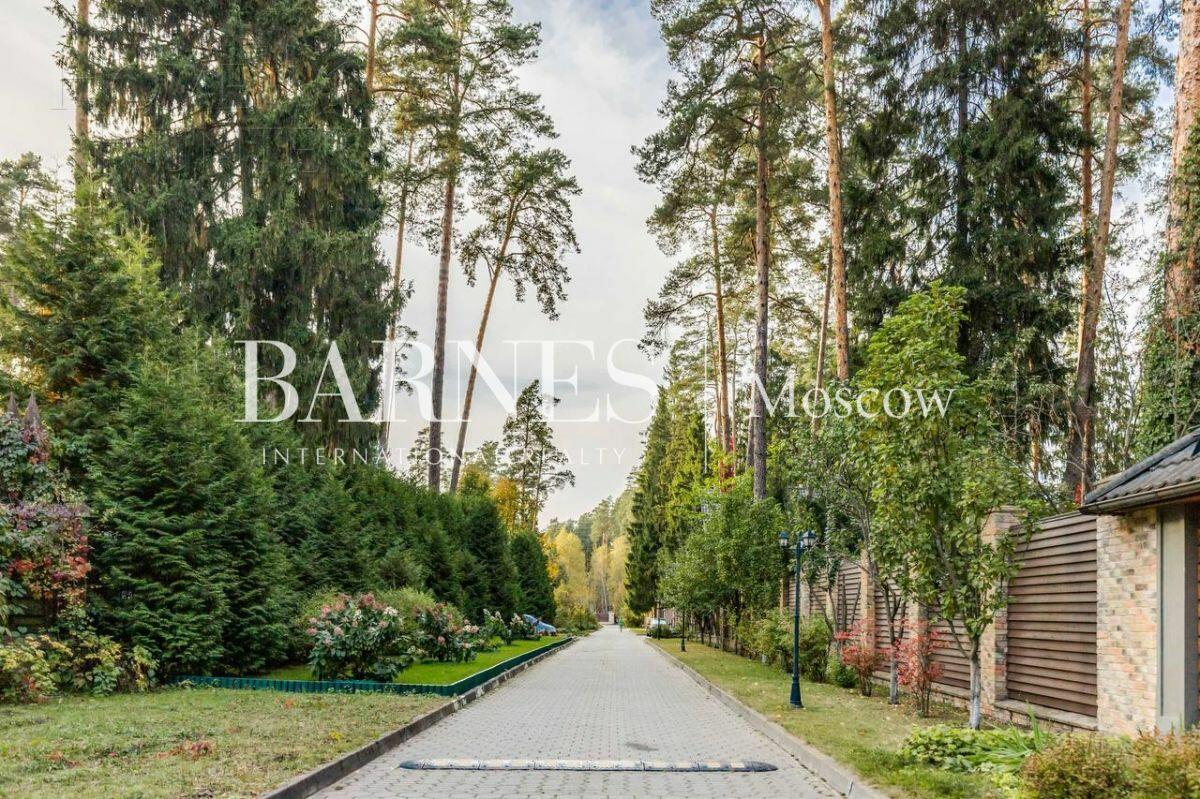 2-этажный коттедж 520 м² без отделки