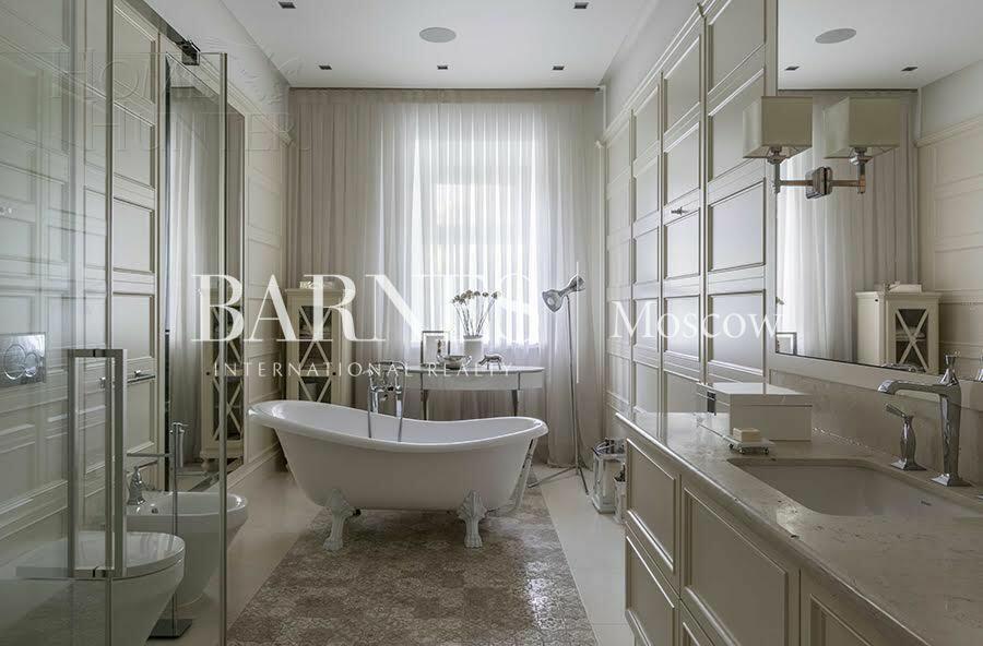 3-этажный коттедж 750 м² с отделкой