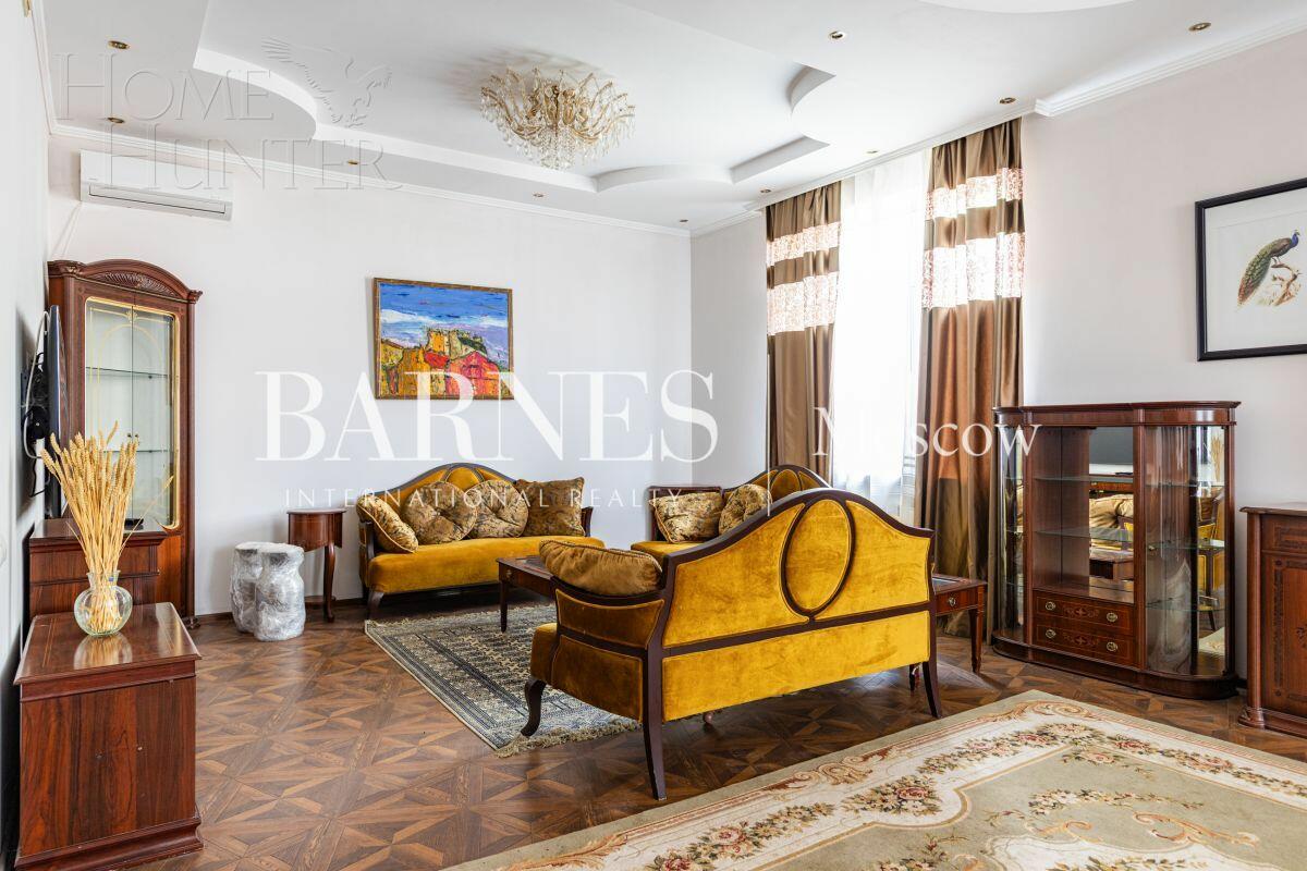 2-этажный коттедж 320 м² с отделкой