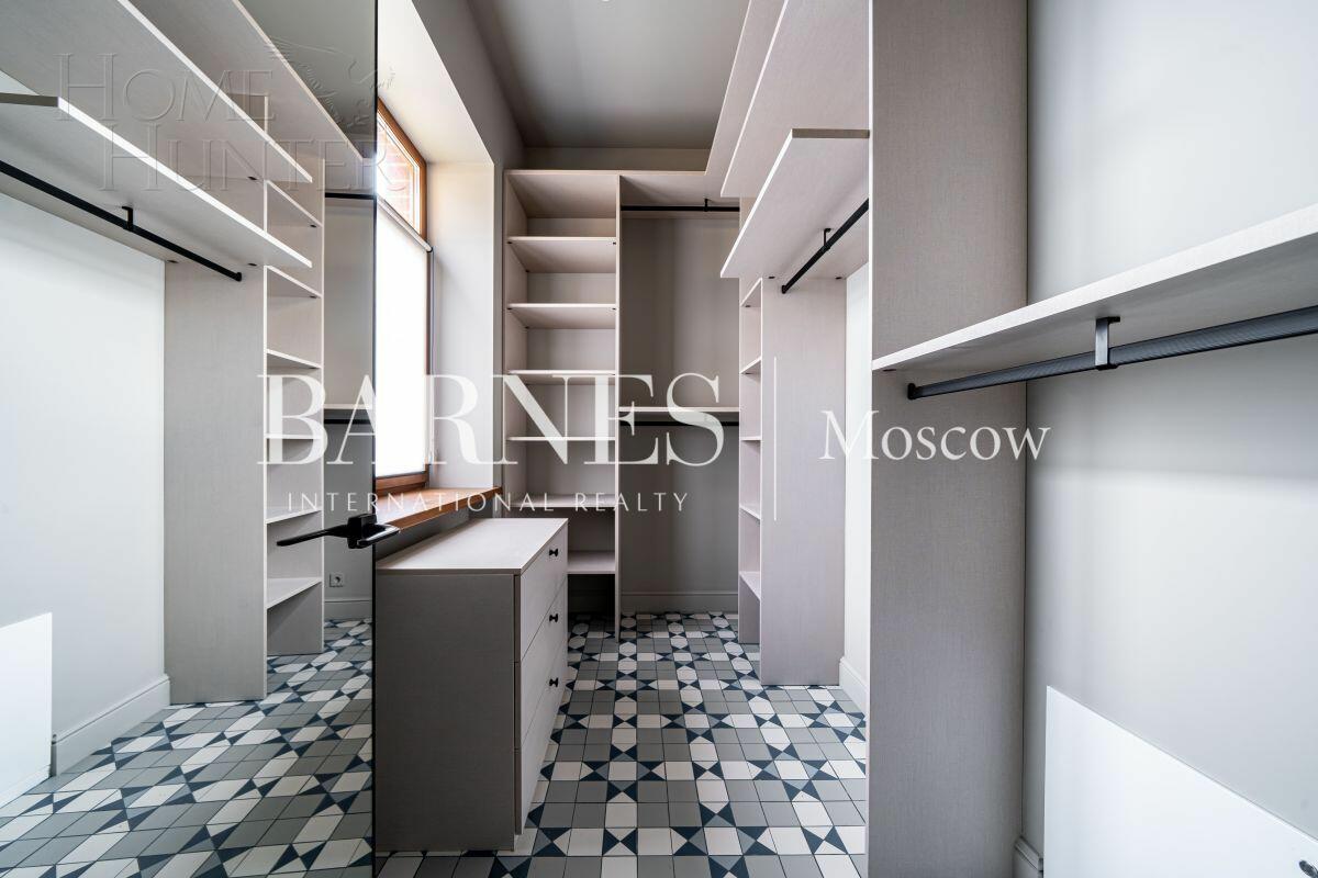 2-этажный коттедж 335 м² с отделкой
