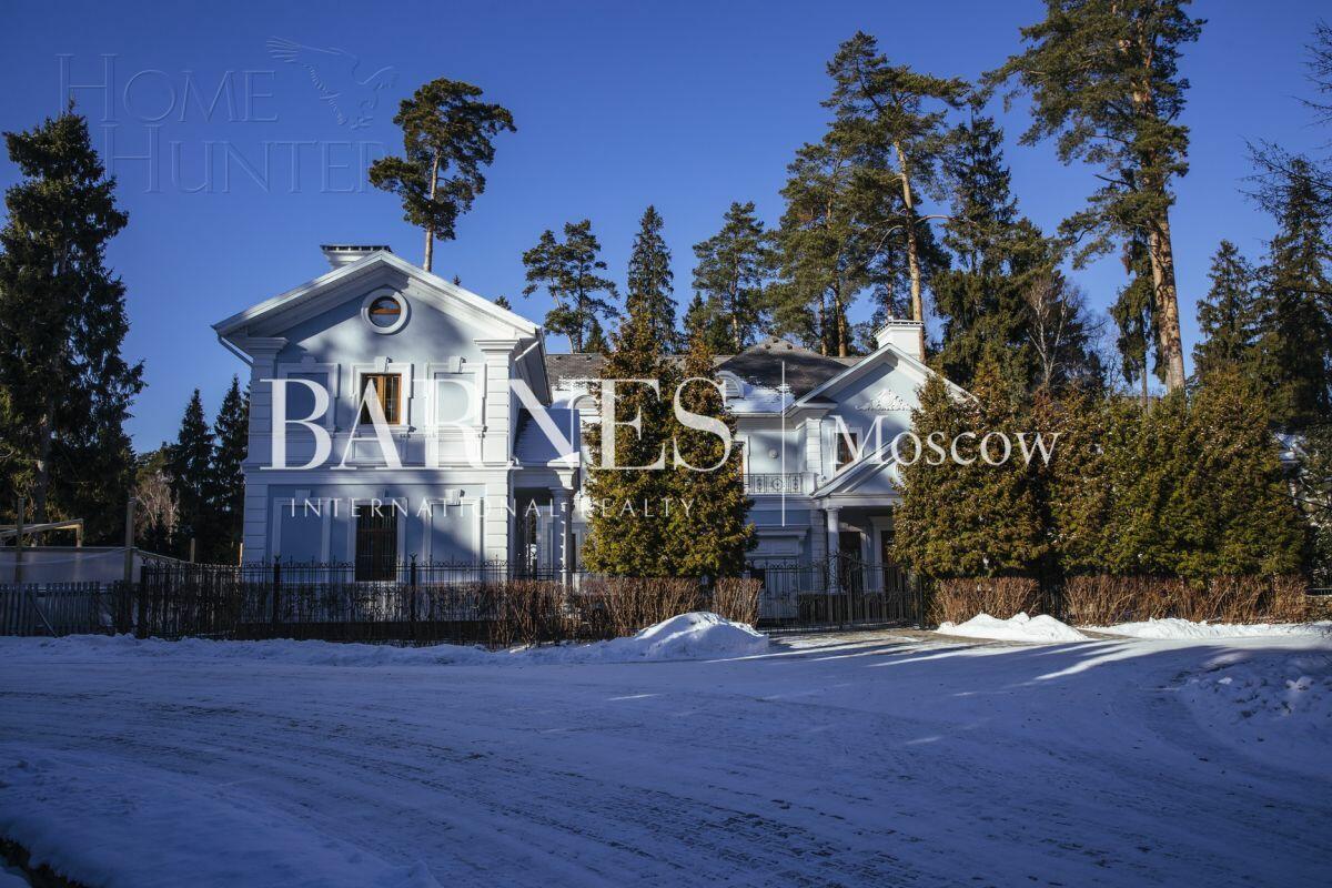 2-этажный коттедж 782.7 м² с отделкой