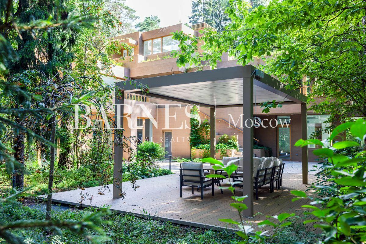 2-этажный коттедж 1 330 м² с отделкой